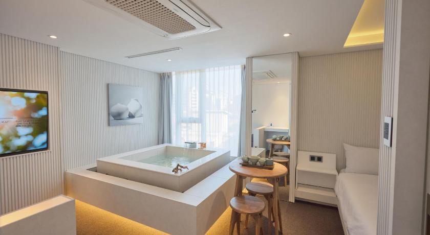 Image of Private Double Spa (Randomly Selected) 1