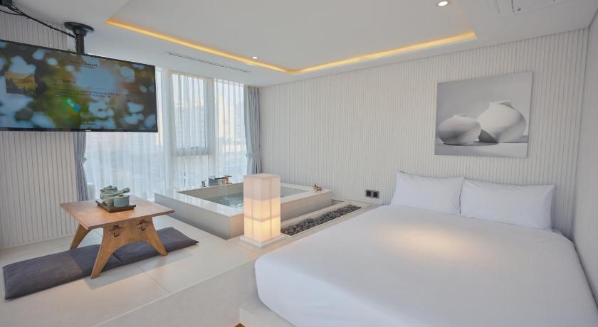 Image of Private Double Spa (Randomly Selected) 0