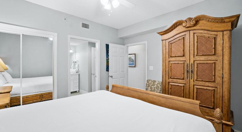 Image of One-Bedroom Apartment 615 with Sea View 7