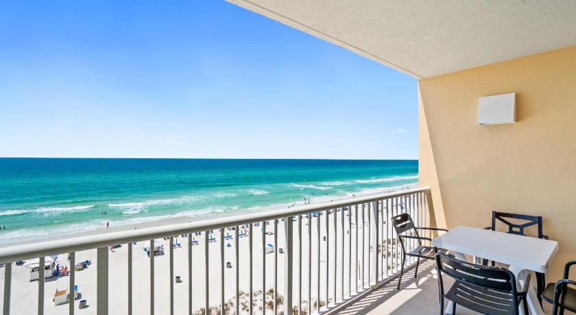 Image of One-Bedroom Apartment 615 with Sea View 1