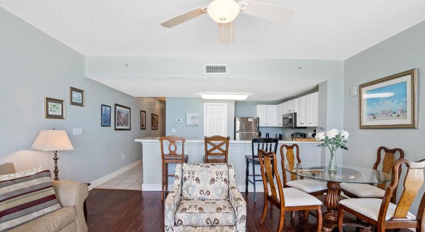 Image of One-Bedroom Apartment 615 with Sea View 3