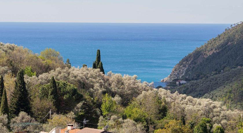 CASA VACANZA IL PORTICO — Hotel in Moneglia