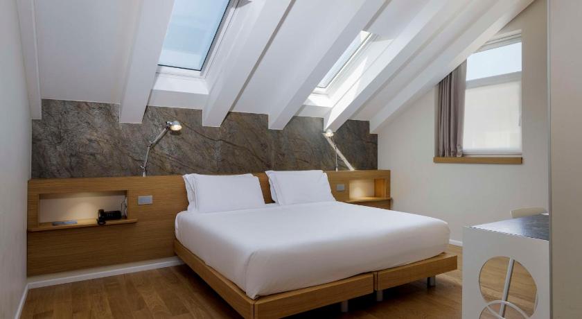 Image of Superior Double Room 17