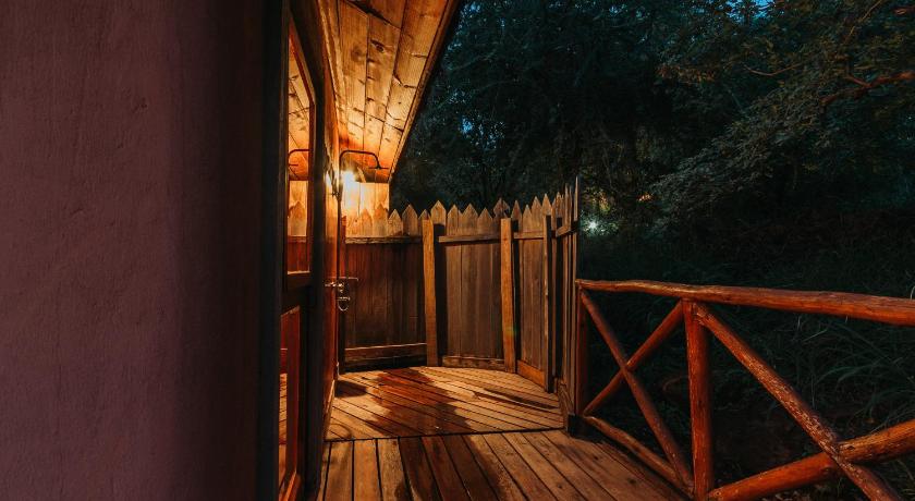 Escarpment Luxury Lodge photo