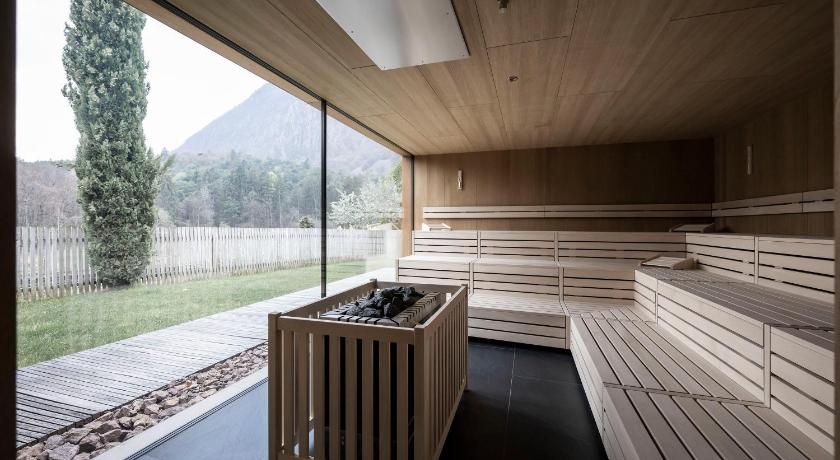 Hotel Weingut Stroblhof photo