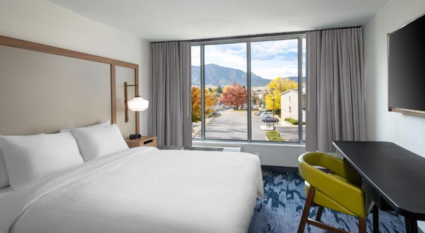 Fairfield Inn & Suites by Marriott Boulder photo