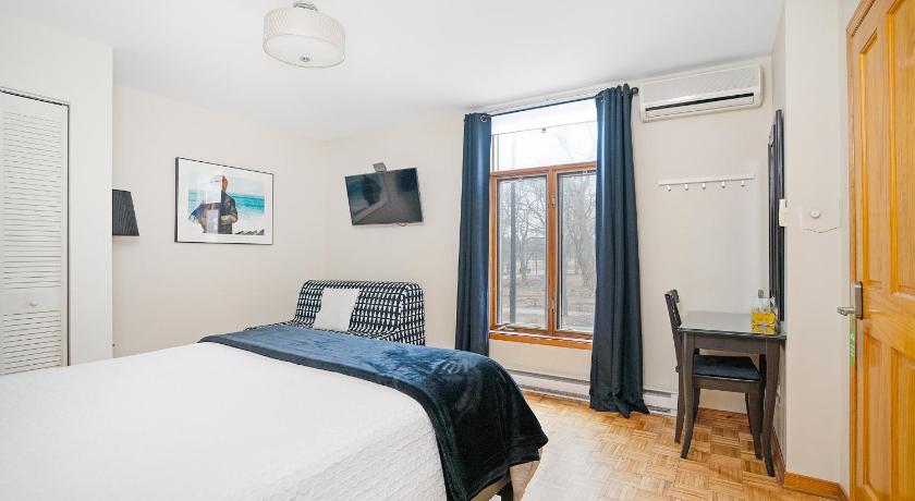 Image of Deluxe Double or Twin Room with Garden View 5