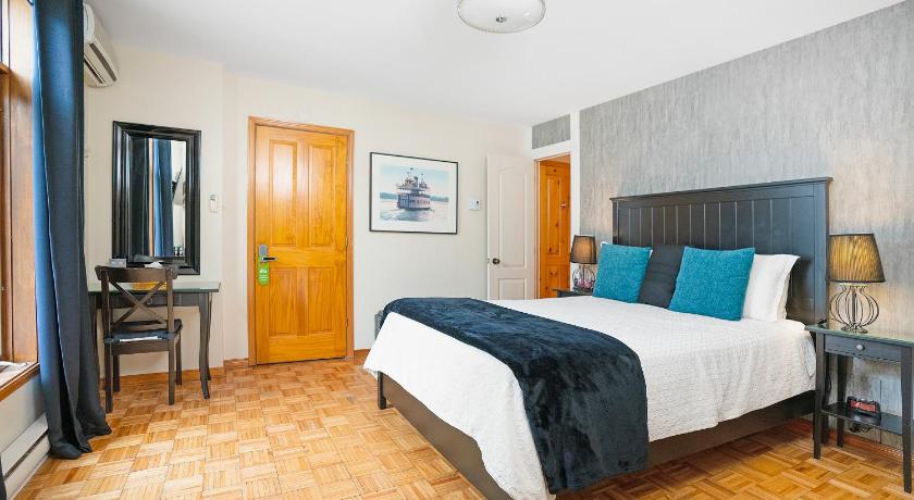 Image of Deluxe Double or Twin Room with Garden View 3
