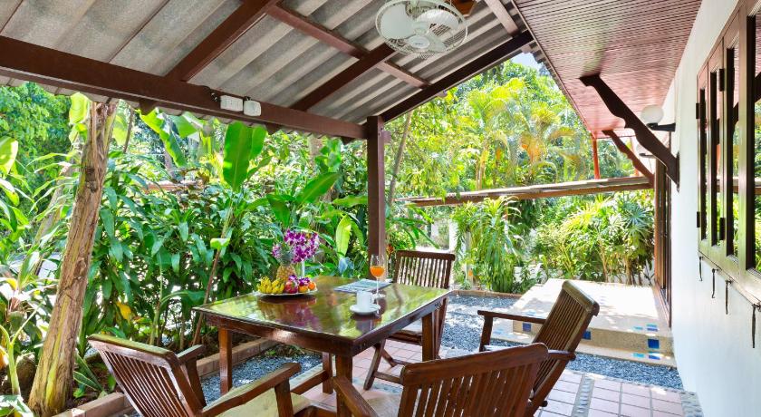 Thai Jacuzzi 2BR Villa Nikkie 2 in Tropical Nature - image 10