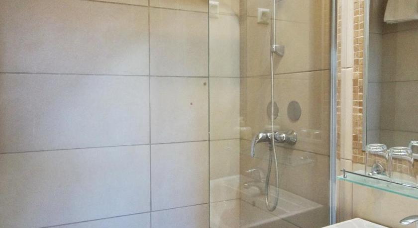 Bathroom, Corvin Hotel Apartments in Gyula
