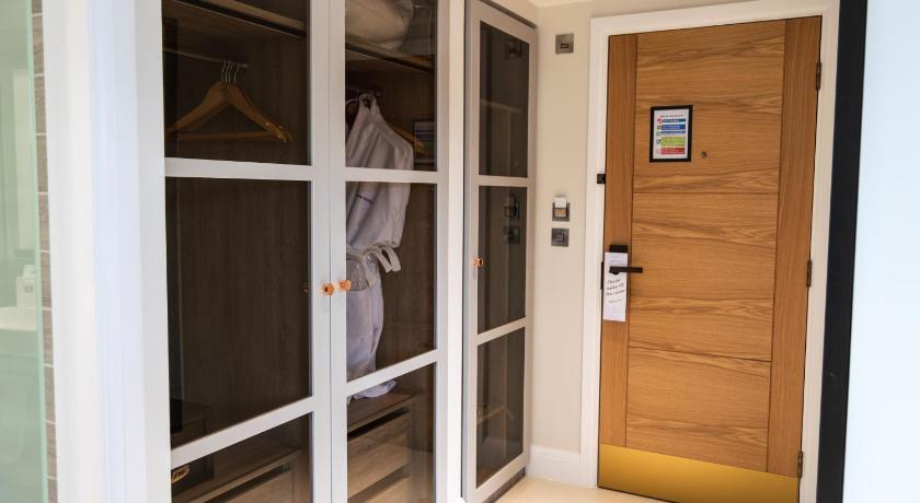 Image of Winander Club Lime Lake View Room 5