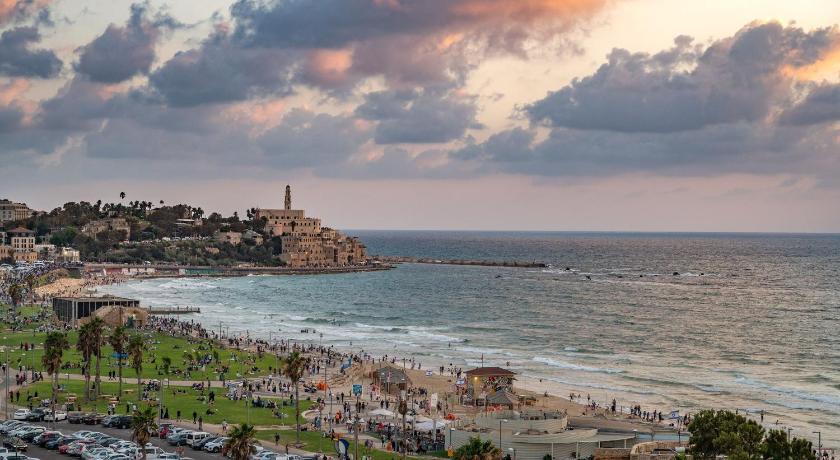 Selina Tel Aviv Beach - image 8
