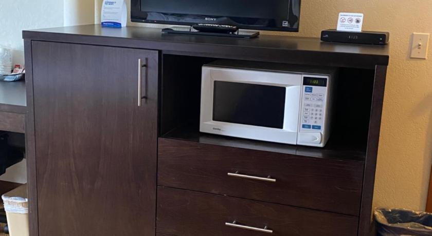 Super 8 By Wyndham Vermilion Ab photo
