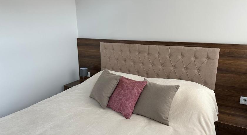 Royal City Apartments photo