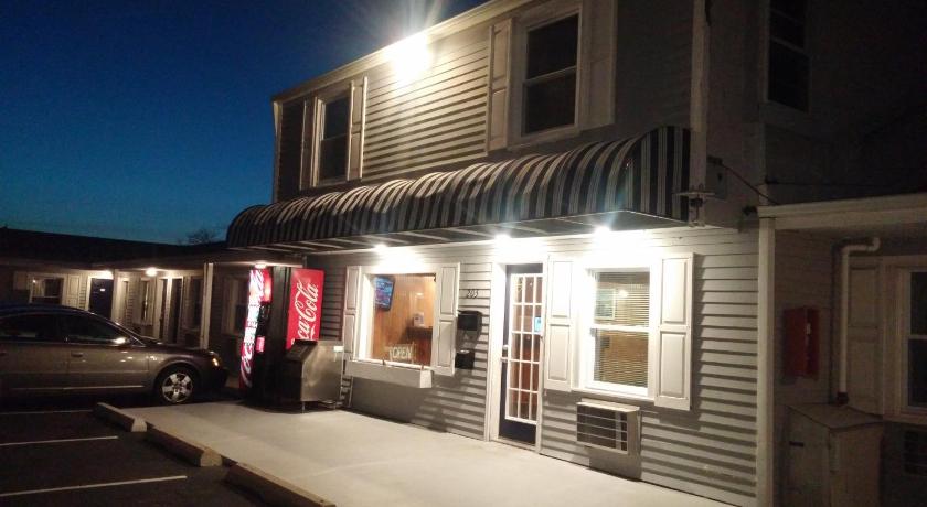 Shore Point Motel photo