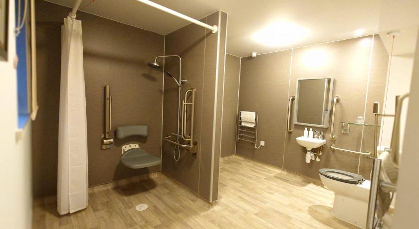 Image of Twin Accessible Room 2