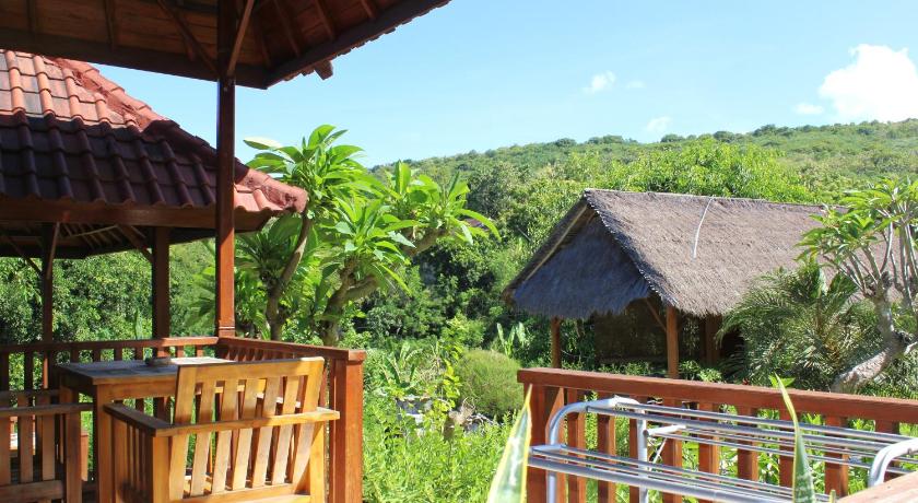 Bamboo Bungalow Jungle View photo