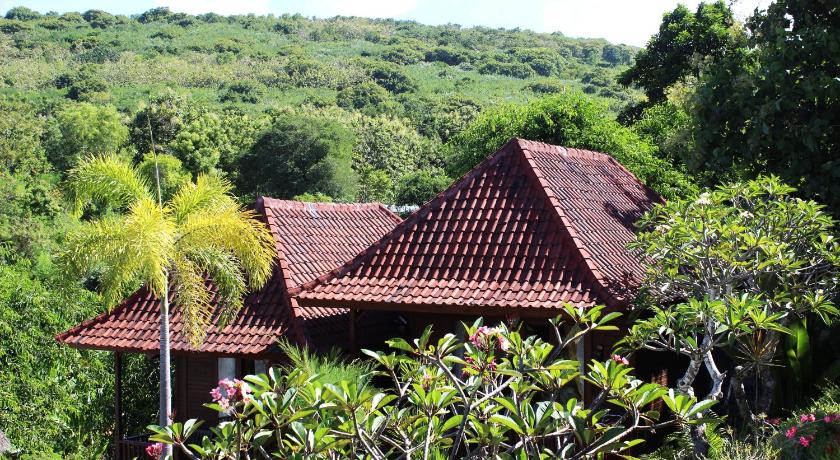 Bamboo Bungalow Jungle View photo