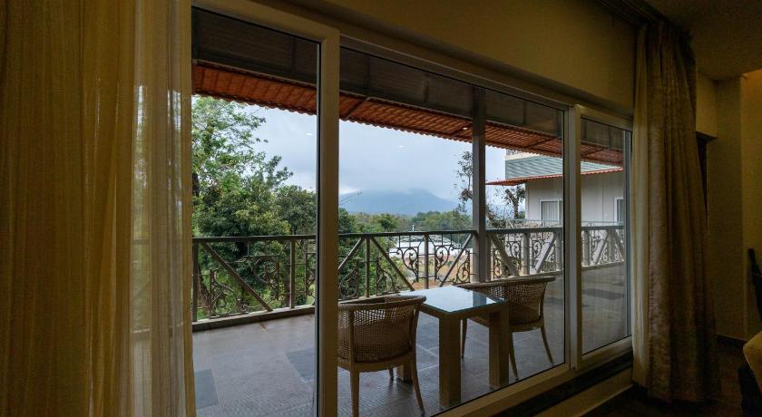 Image of Junior Suite with Garden View 10