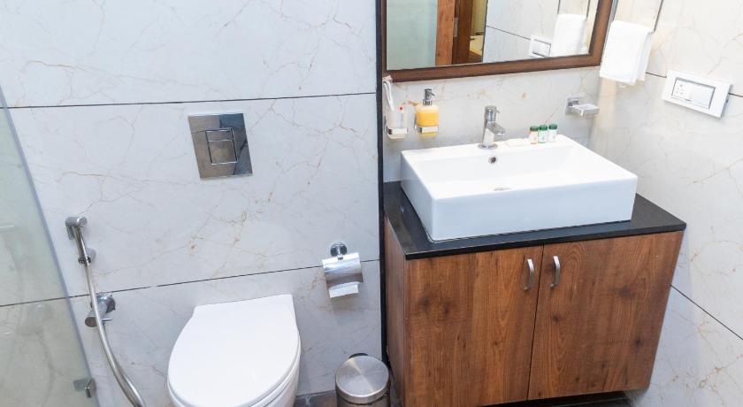 Image of Junior Suite with Garden View 15