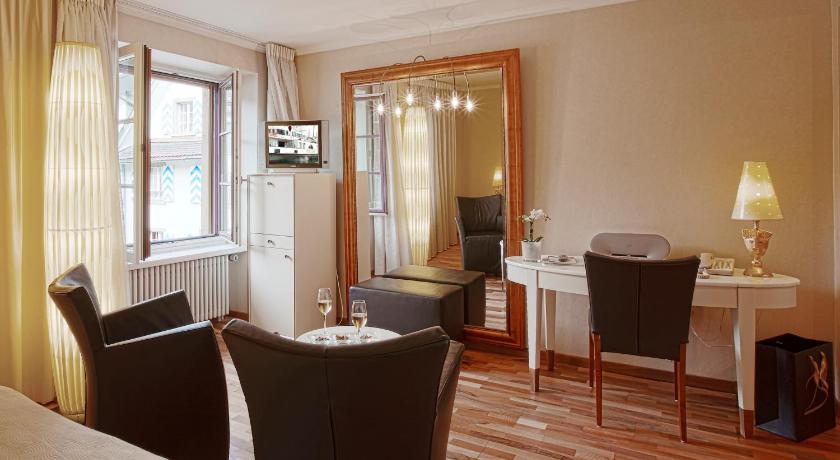 Image of Triple Room with City View 6