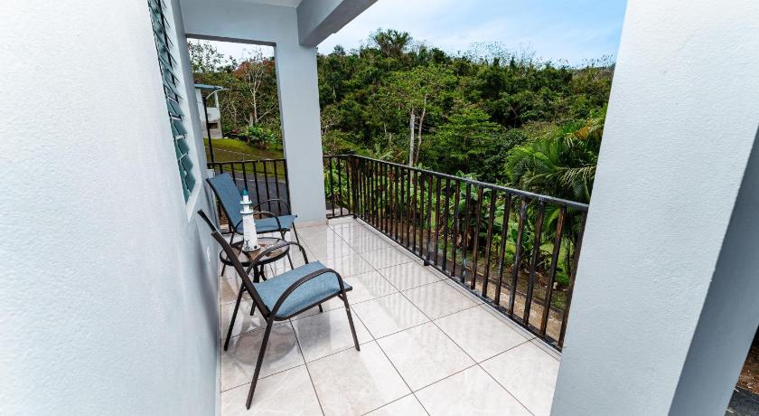 Studio with pool table just 15 minutes from the beach photo