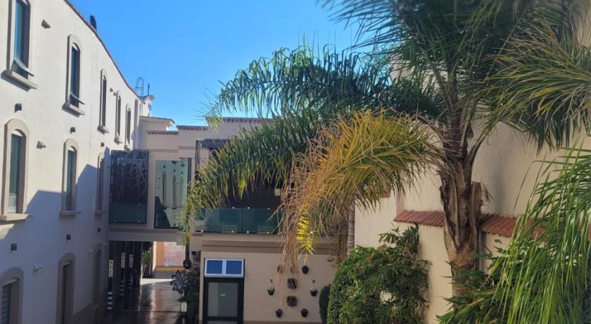 Hotel CH photo