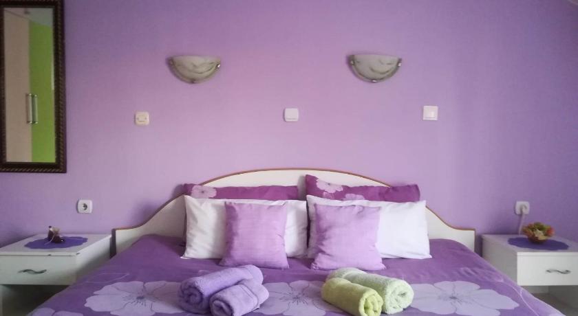 Karoski Apartments & Suites photo