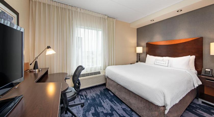 Fairfield Inn & Suites by Marriott Toronto Mississauga photo