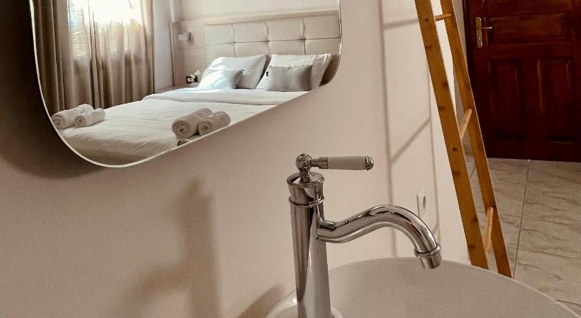 Image of Apartment with Sea View (4 Adults) 12