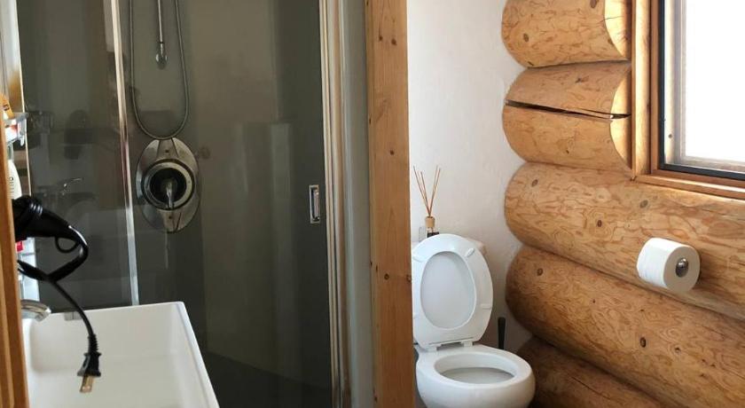 Cariboo Log Guest House photo