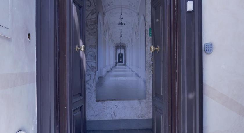 HELMIRAGE PIAZZA DI SPAGNA SUITE photo