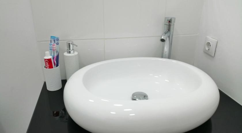Violet House photo