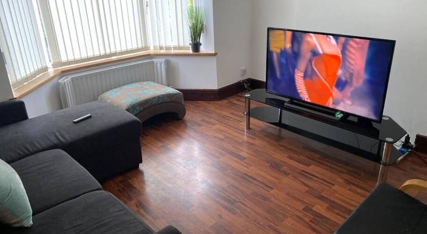 Amazing 4 bed Contractor hub