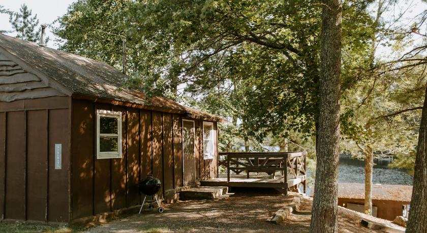 Silver Rapids Lodge &amp; Campground — Hotel in Ely (MN)
