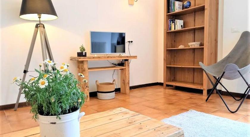 Large flat in the hills of Menaggio