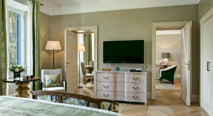 Image of Suite with Garden View 3