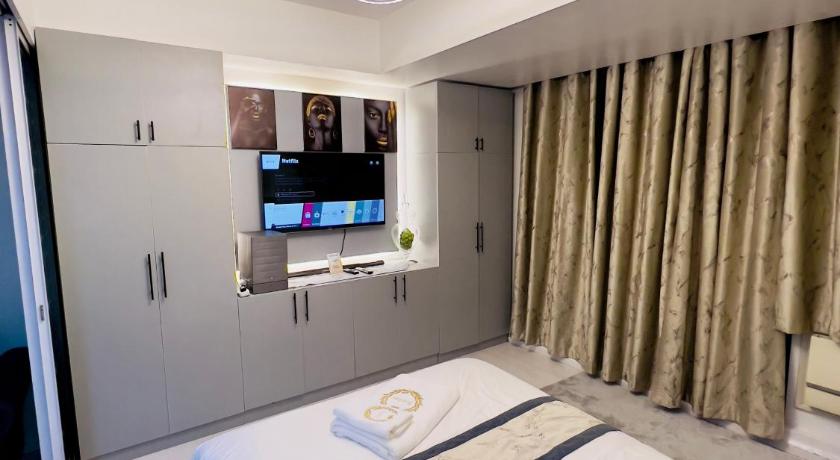 Azure Urban Resort Residences - The Paris Hilton Beach Club photo