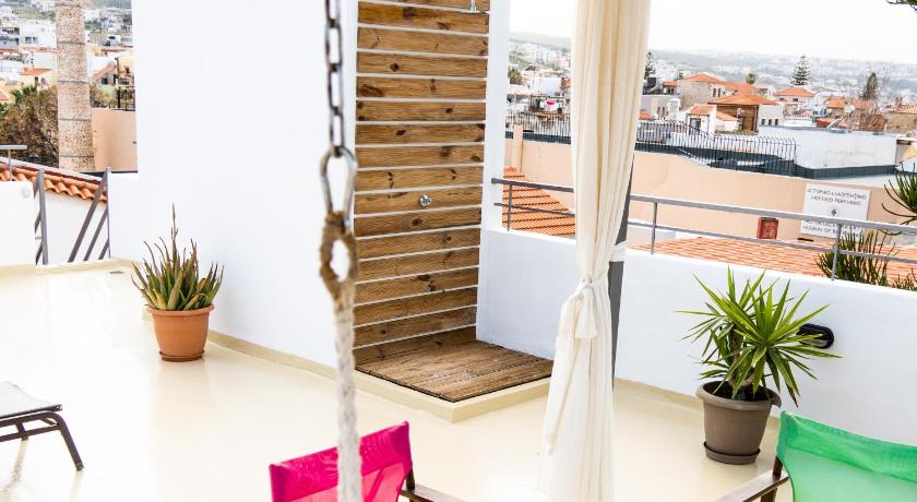 The Downtown Pent - Roof Garden included — Hotel in Crete Island