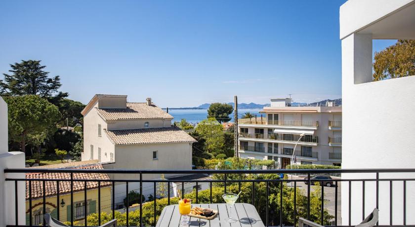 Image of Prestige Double Room with Sea View 1