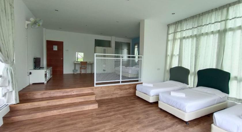Image of Family Suite 8