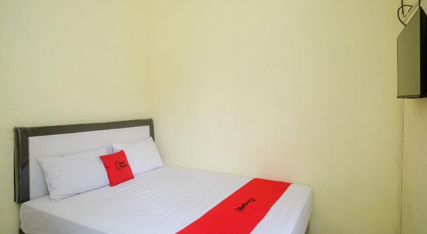 RedDoorz Syariah near RS Permata Medika Semarang photo