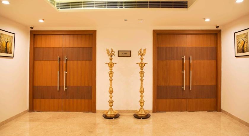 Lobby, V7 Hotel in Chennai