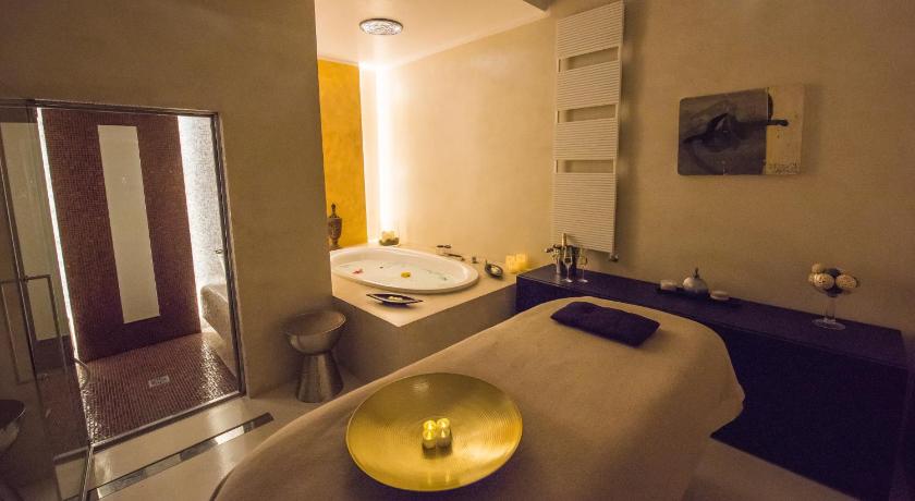 Image of Presidential Suite 11