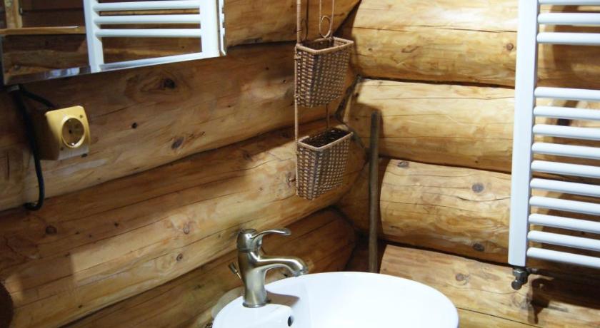 Musketeers Cabin photo