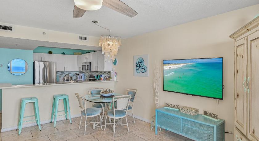 Image of Apartment with Sea View 10