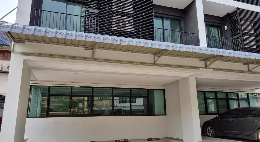 Tiara Place - image 7