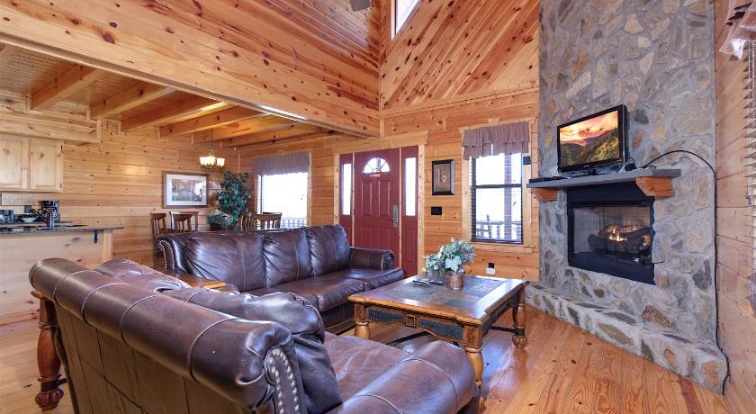 Marlene's Hideaway, 3 Bedrooms, Pool, Hot Tub, Fireplace, WiFi, Sleeps 6 — Hotel in Gatlinburg (TN)