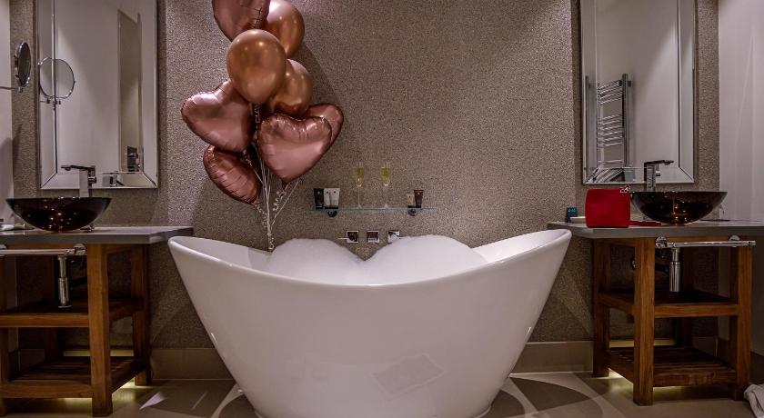 Image of Luxury Garden Suite 13