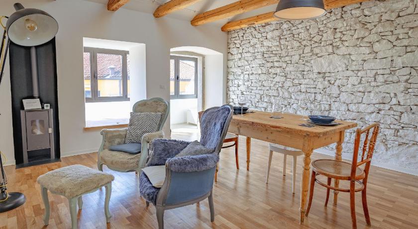 CASA OPICINA - Elegante appartamento in VILLA CARSICA — Hotel in Trieste